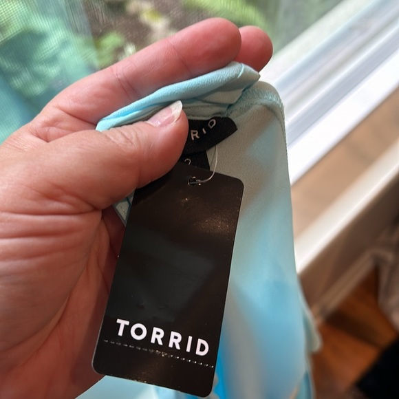 TORRID Georgette Twist Surplice Flutter Sleeve Blouse NWT Size PLUS 2X - Picture 13 of 13